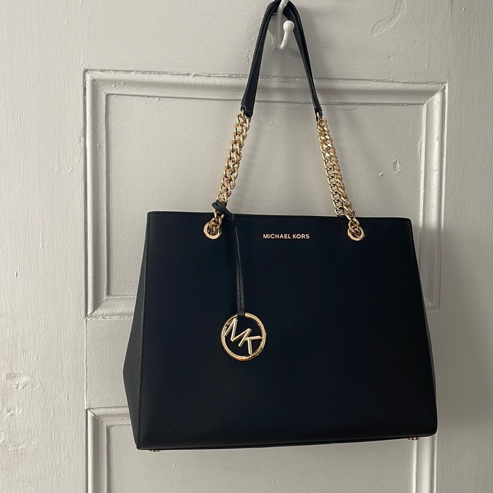 Beautiful Michael kors bag